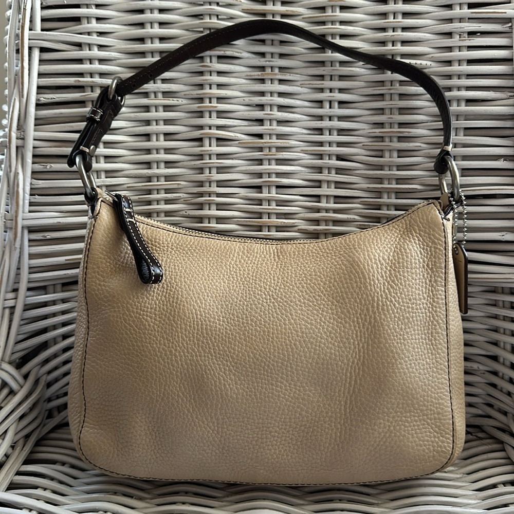 COACH Chelsea Beige Pebbled Leather Shoulder Bag - Picture 9 of 16